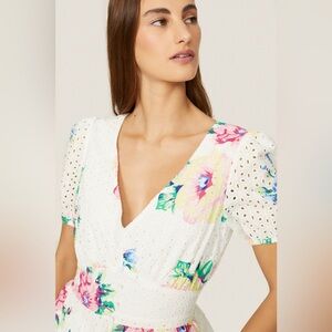 WHITE FLORAL TOP SLATE & WILLOW